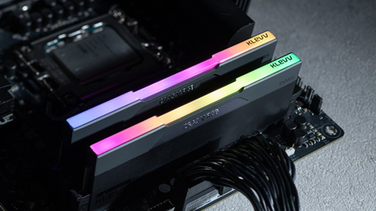 今時のメモリはパフォーマンスもルックスもおもしろい！最新オーバークロックメモリ、ESSENCORE「KLEVV CRAS V RGB」をチェックする